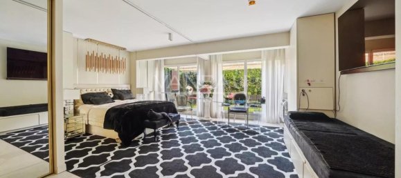 2 rooms Apartment in Paris, France No. 138141 6