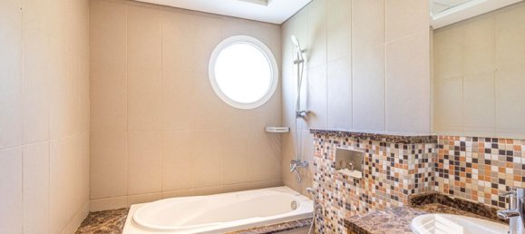 5 bedrooms Villa in Jumeirah Park, UAE No. 13671 9