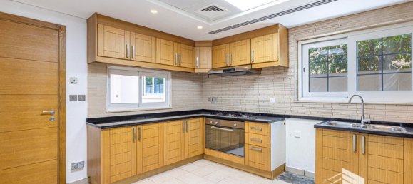 5 bedrooms Villa in Jumeirah Park, UAE No. 13671 22