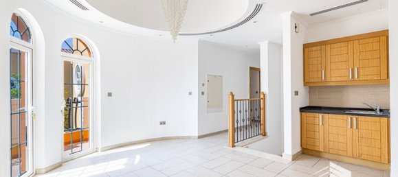 5 bedrooms Villa in Jumeirah Park, UAE No. 13671 12