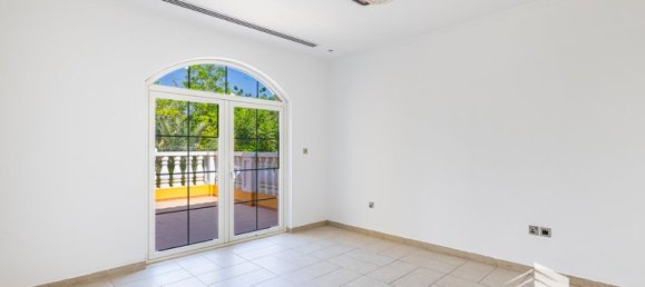 5 bedrooms Villa in Jumeirah Park, UAE No. 13671 11