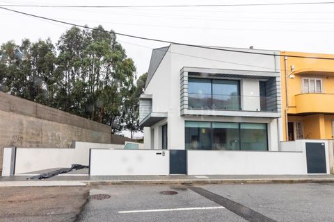 Таунхаус с 3 спальнями в Вила Нова ди Гая, Португалия № 151657