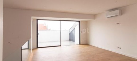 Таунхаус с 3 спальнями в Вила Нова ди Гая, Португалия № 151657 32