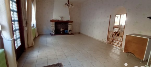 3 bedrooms House in Ferfay, France No. 153779 2