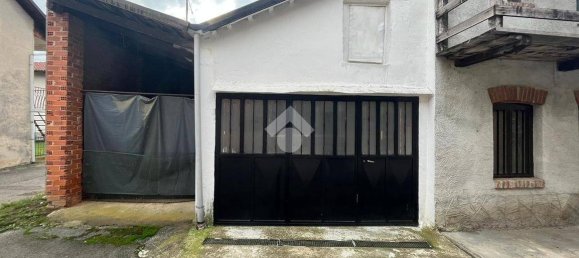 2 bedrooms House in Corio, Italy No. 117465 5