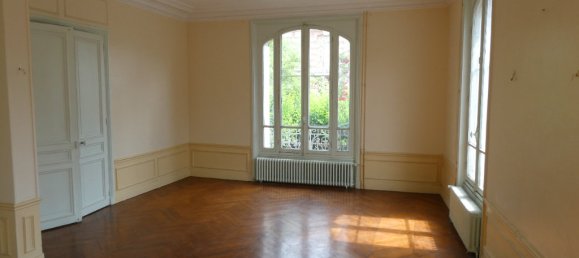 Adosado de 6 dormitorios en La Loupe, France No. 91263 12