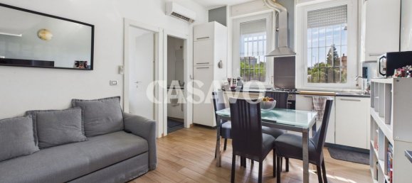1 bedroom Apartment in Milan, Italy No. 360839 2