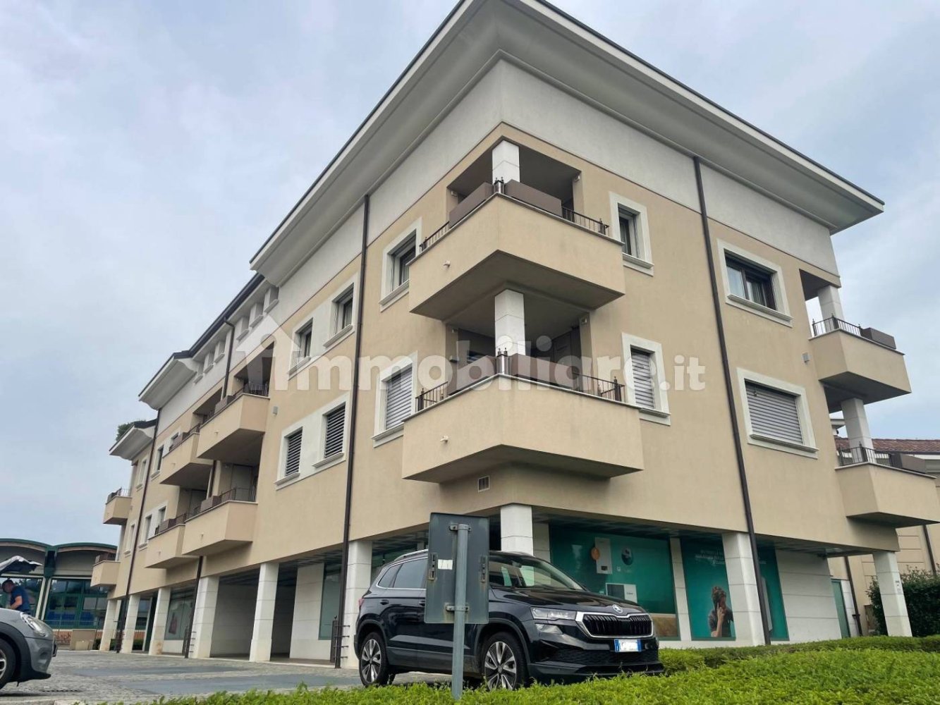 2غرفة مكتب في Giussano, Italy رقم 376630