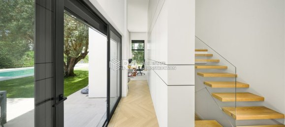 5 bedrooms House in Almada, Portugal No. 99950 15