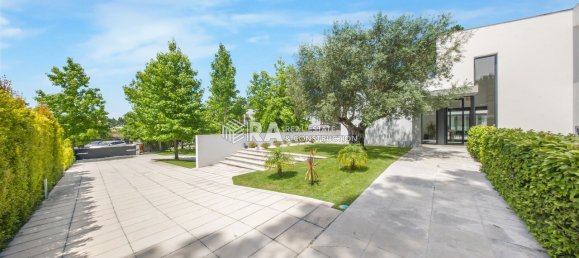 5 bedrooms House in Almada, Portugal No. 99950 12