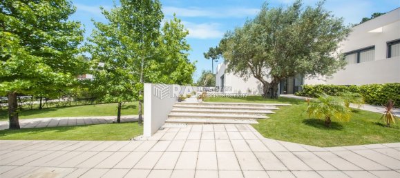 5 bedrooms House in Almada, Portugal No. 99950 13