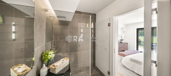 5 bedrooms House in Almada, Portugal No. 99950 38