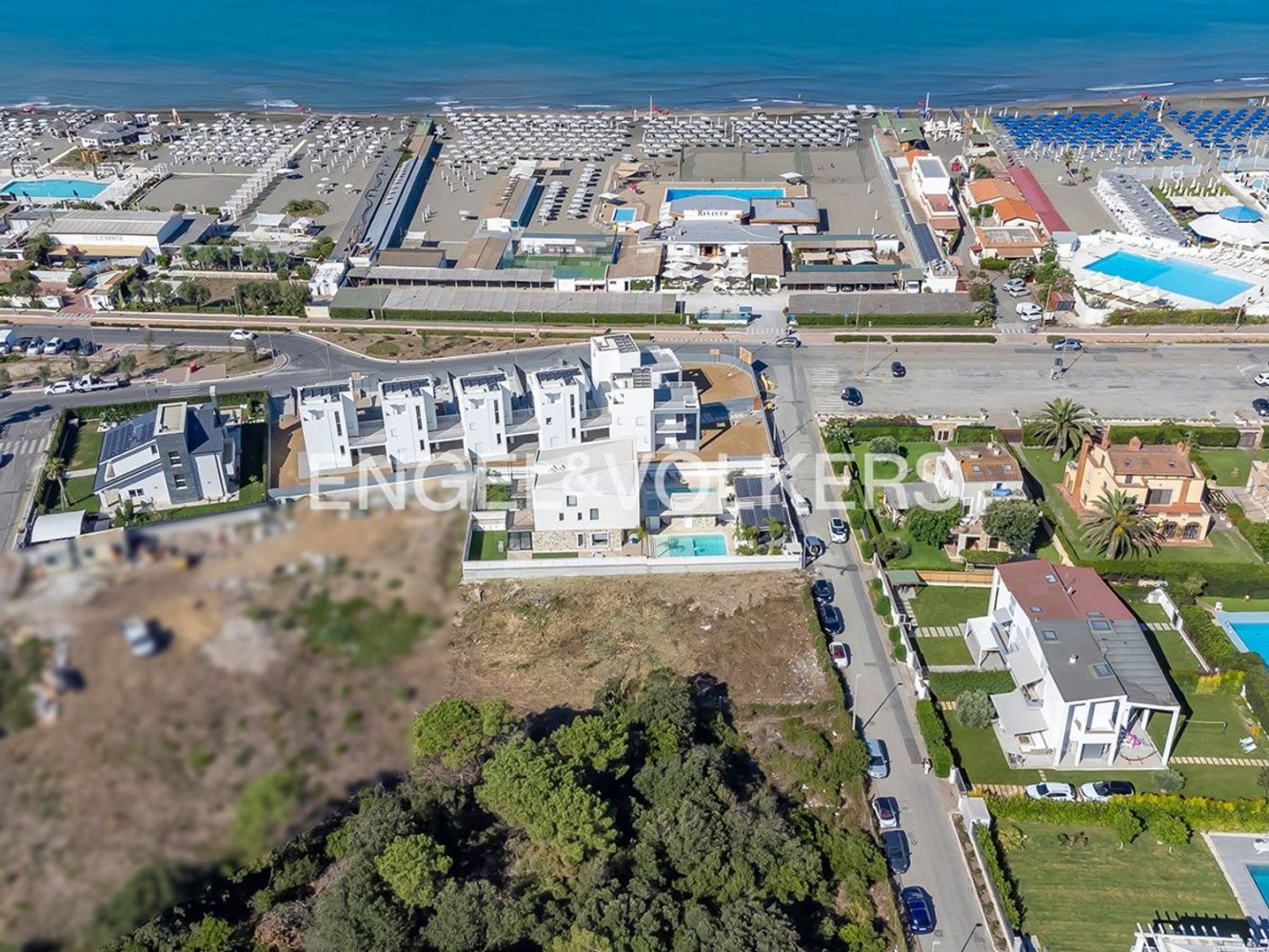 997m² Land in Fiumicino, Italy No. 303821