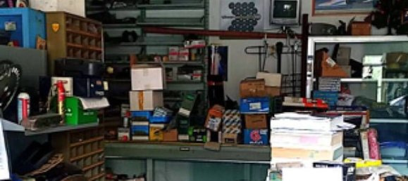 70m² Commercial property in Cosenza, Italy No. 271979 5