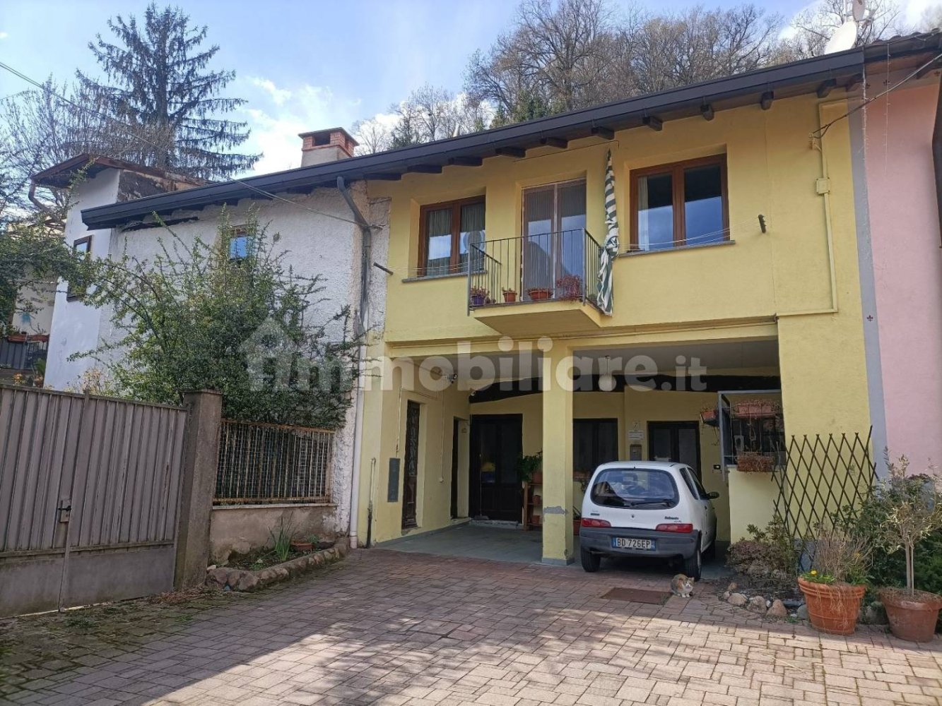 3 Schlafzimmer Haus in Arcisate, Italy, Nr. 12417