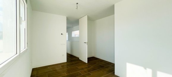 3 bedrooms Commercial property in Torrevieja, Spain No. 4540 19