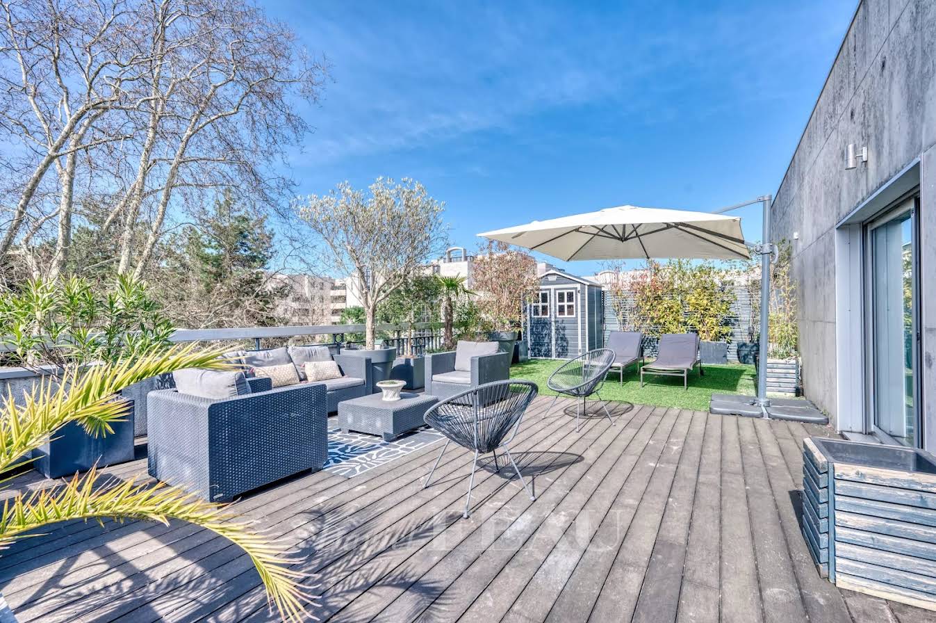 4 bedrooms Apartment in Suresnes, France No. 123577