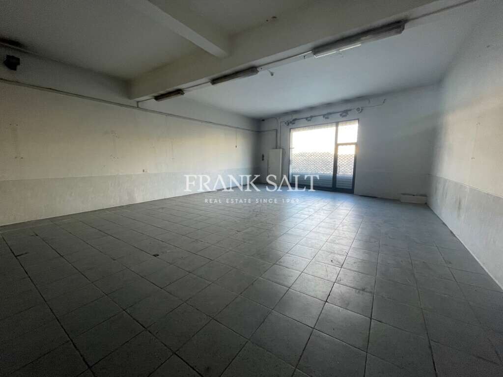 Шопхаус 208м² в Корми, Мальта № 12439