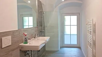 Квартира с 2 комнатами в Брук ан дер Лайта, Австрия № 202237