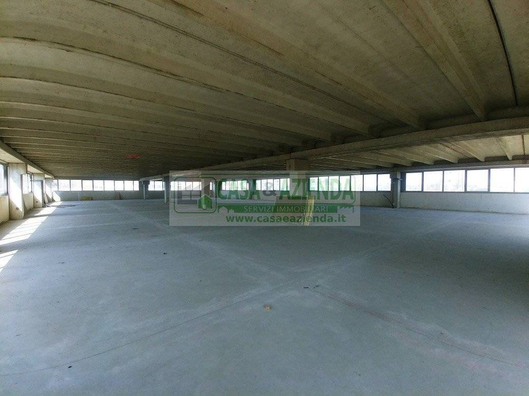 1-Zimmer Lagerhaus in Vimodrone, Italy, Nr. 86090