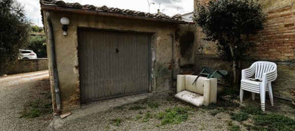 8 rooms House in Terricciola, Italy No. 103008 15