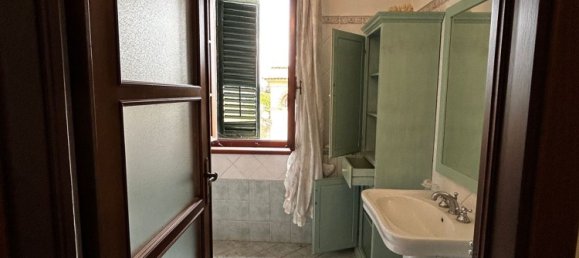 8 rooms House in Terricciola, Italy No. 103008 6