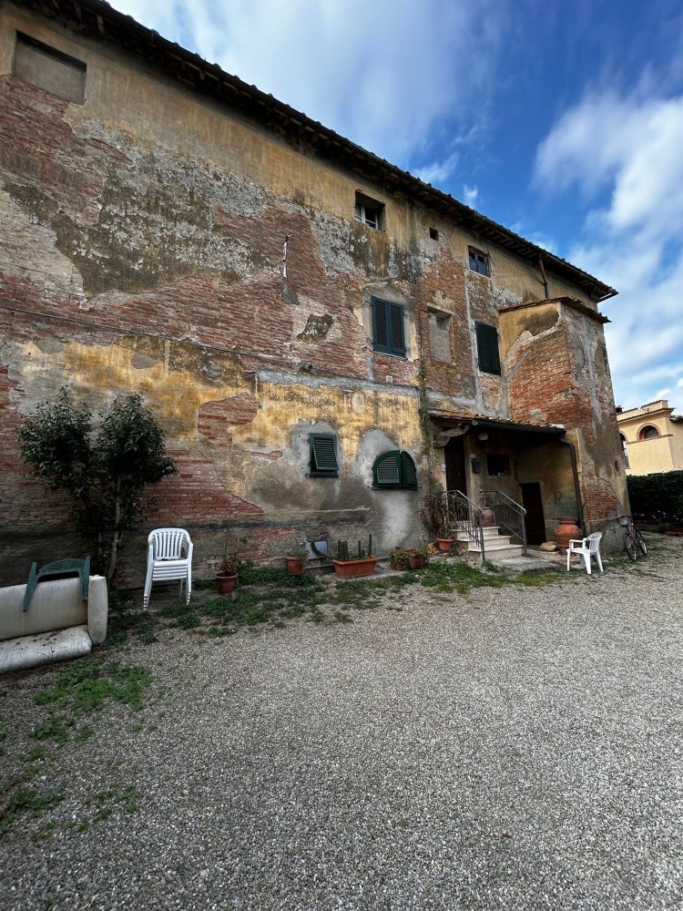 8 rooms House in Terricciola, Italy No. 103008