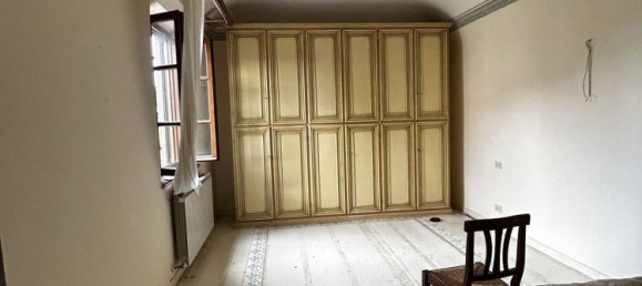 8 rooms House in Terricciola, Italy No. 103008 4