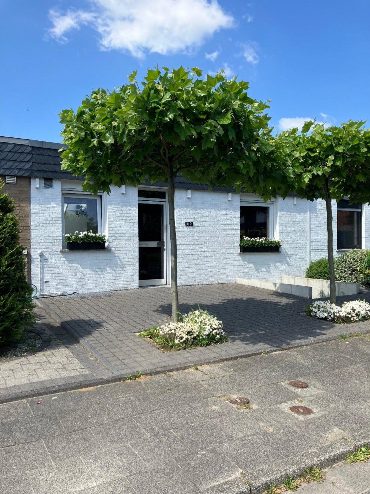 2 bedrooms Bungalow in Krefeld, Germany No. 297381