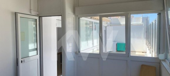 3 bedrooms Apartment in Lisbon, Portugal No. 10771 8