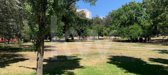 3 bedrooms Apartment in Lisbon, Portugal No. 10771 10