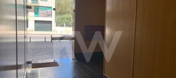 3 bedrooms Apartment in Lisbon, Portugal No. 10771 4