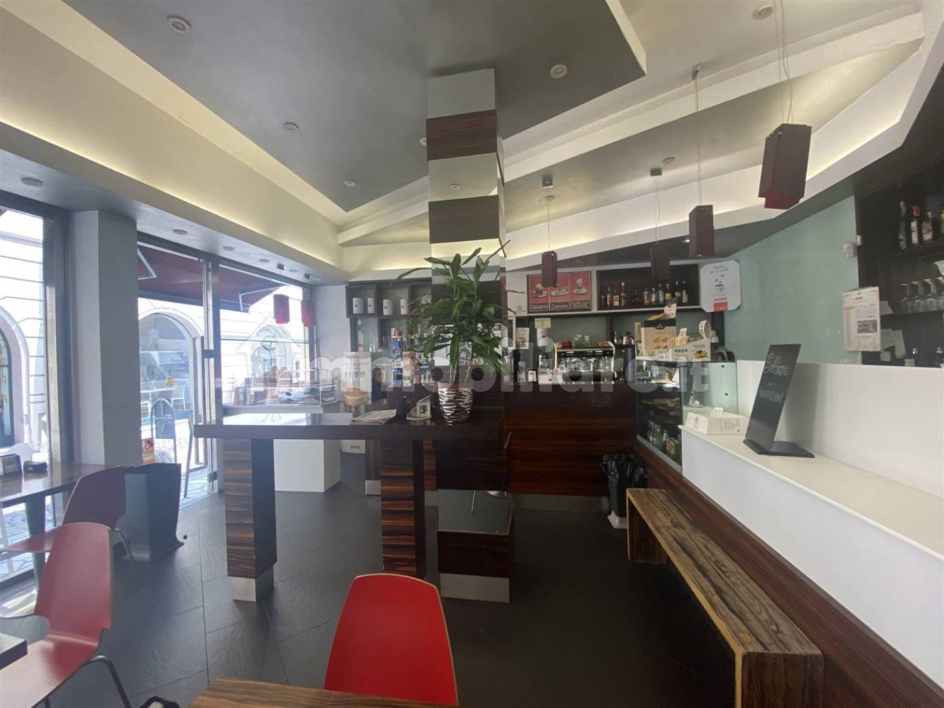 2 rooms Commercial property in Piacenza, Italy No. 213420