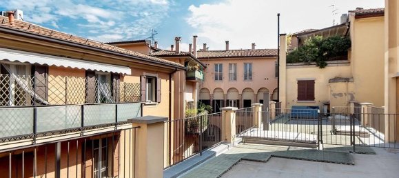 4 rooms Apartment in Bologna, Italy No. 36692 17