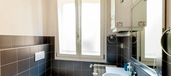 4 rooms Apartment in Bologna, Italy No. 36692 9