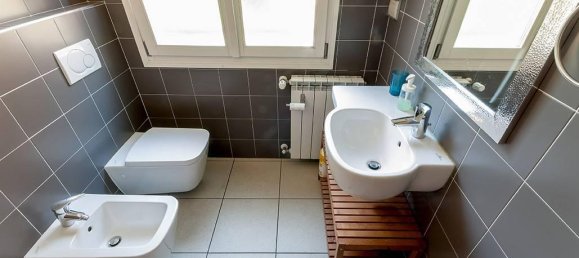 4 rooms Apartment in Bologna, Italy No. 36692 10