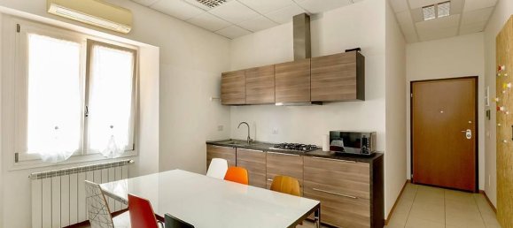 4 rooms Apartment in Bologna, Italy No. 36692 2