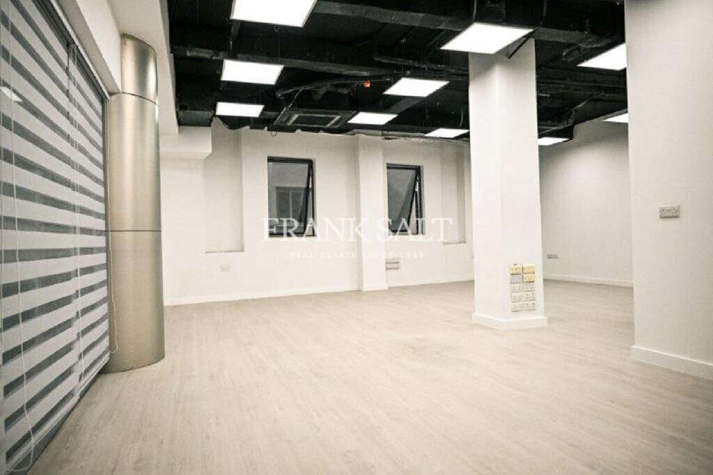 90m² Office in Sliema, Malta No. 12279