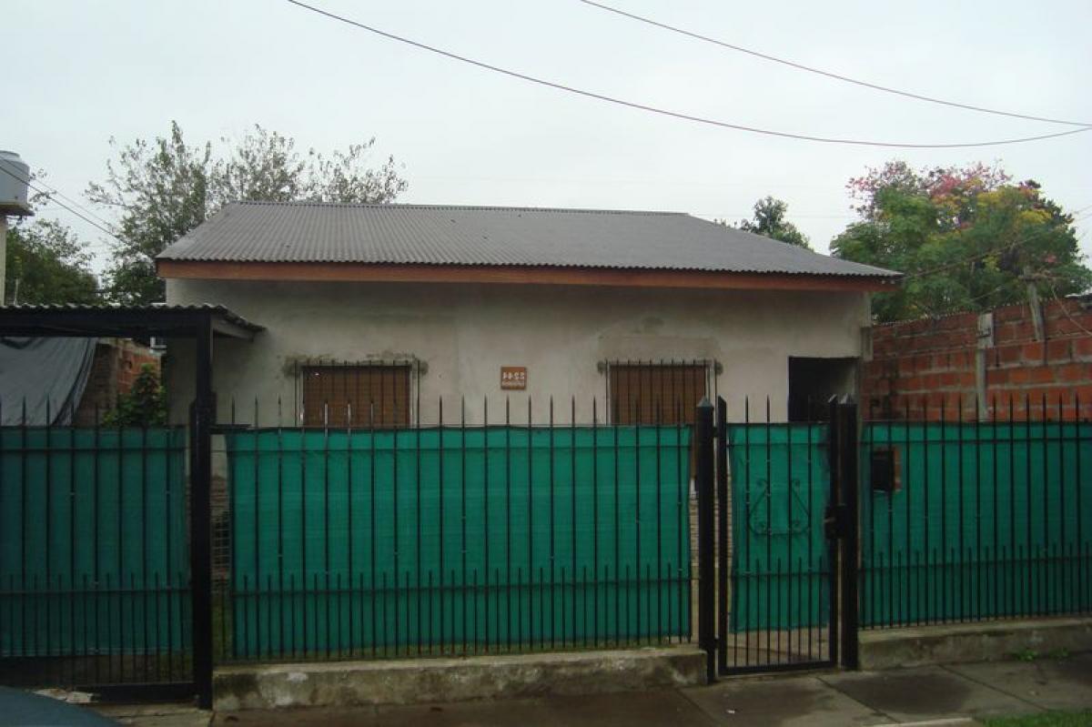 3 bedrooms House in Almirante Brown, Argentina No. 68586