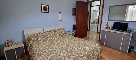 Apartamento de 3 divisões em Borgomanero, Italy N.º 8790 10