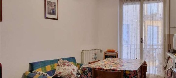 Apartamento de 3 divisões em Borgomanero, Italy N.º 8790 8
