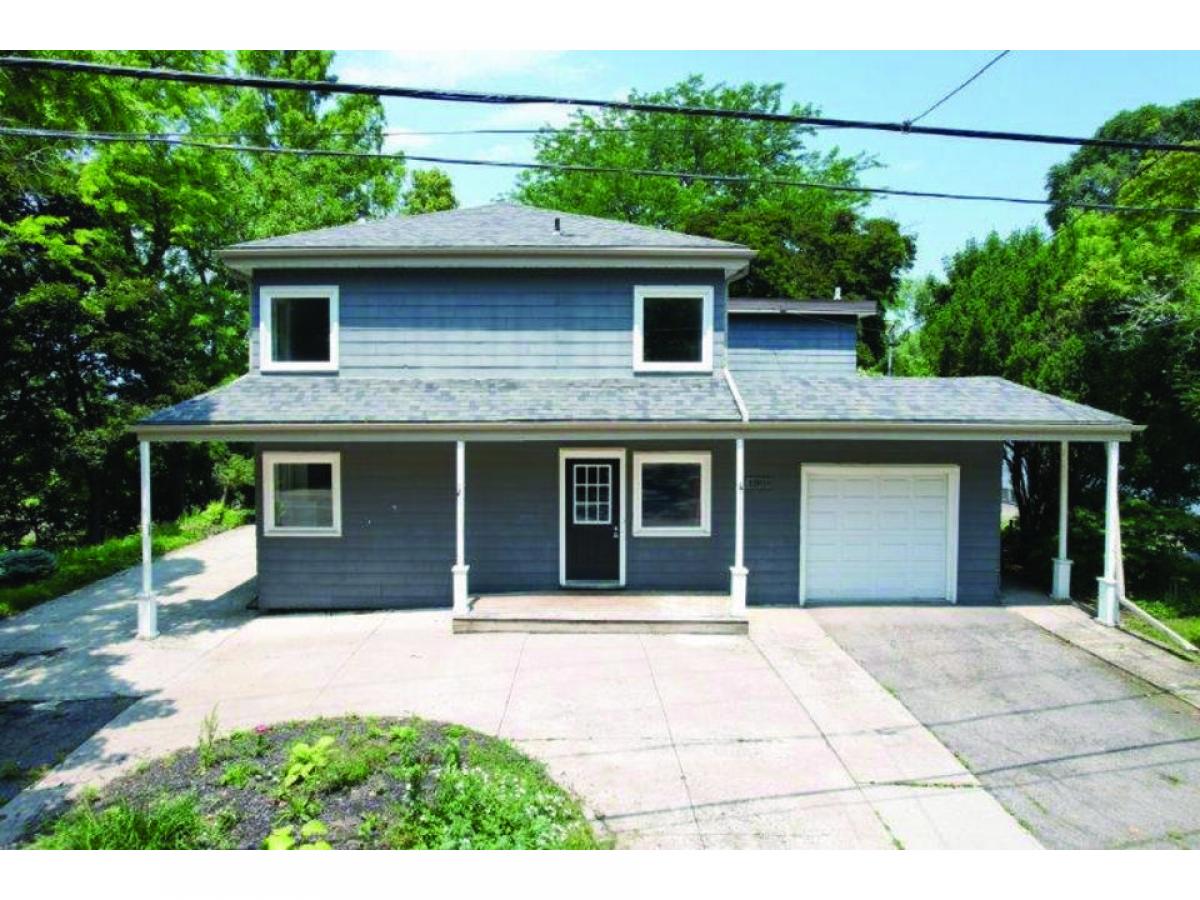 6 bedrooms House in Grimsby, Canada No. 754