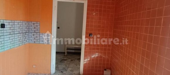 2 bedrooms Apartment in Turin, Italy No. 298681 4