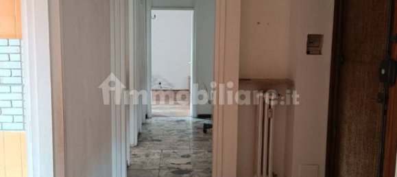 2 bedrooms Apartment in Turin, Italy No. 298681 8