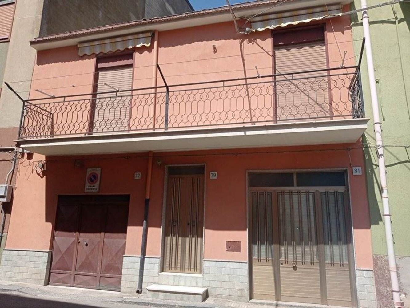 4 rooms House in San Cataldo, Italy No. 130732