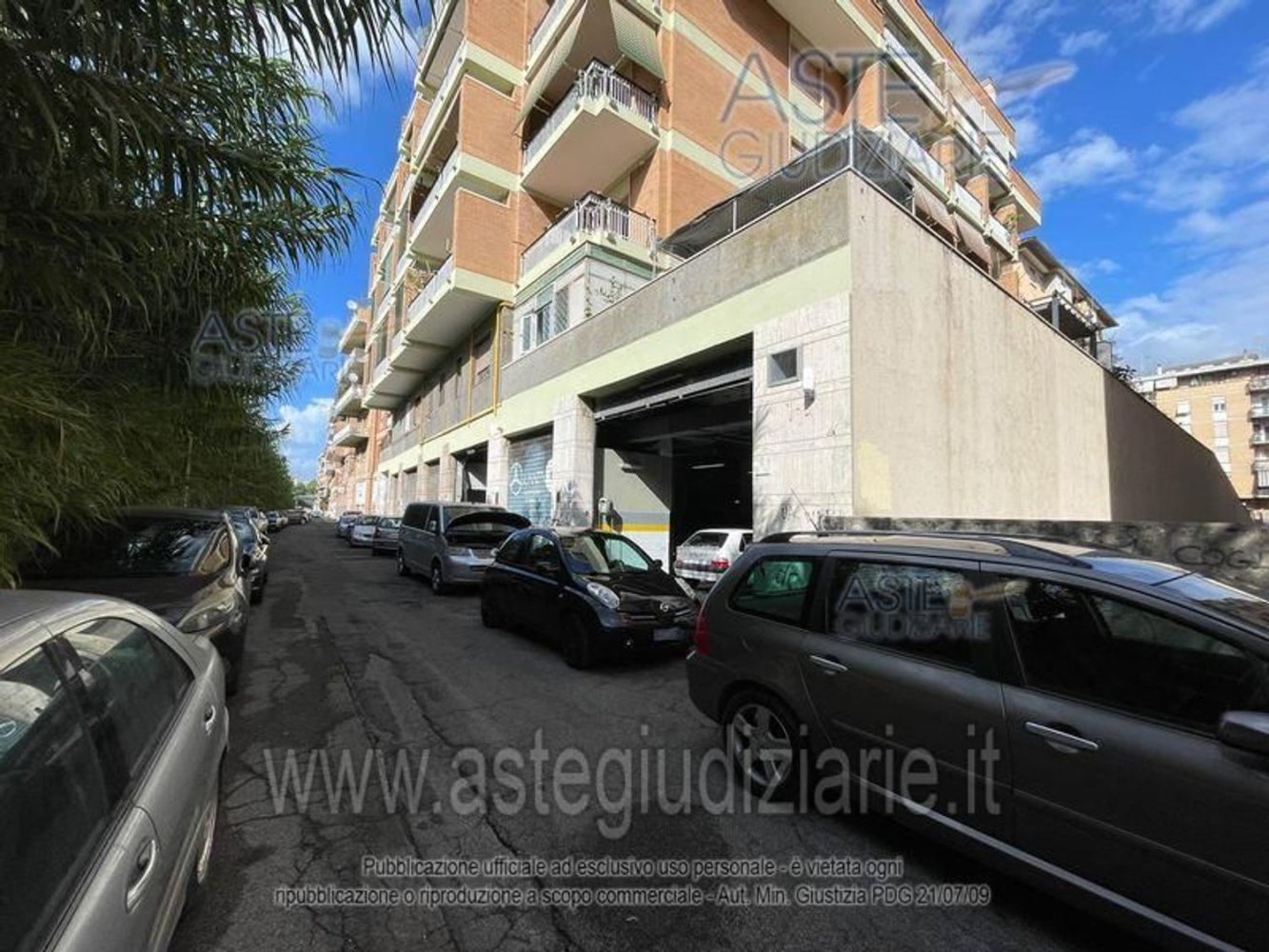 5 rooms Apartment in Rome, Italy No. 290148