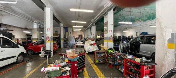 5 rooms Apartment in Rome, Italy No. 290148 2