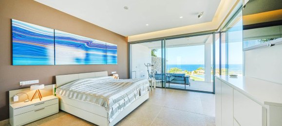 5 bedrooms Villa in Santa Ponsa, Spain No. 973 2