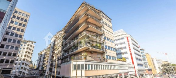 2 bedrooms Apartment in Rome, Italy No. 46240 2