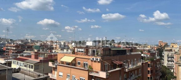 2 bedrooms Penthouse in Rome, Italy No. 44691 16